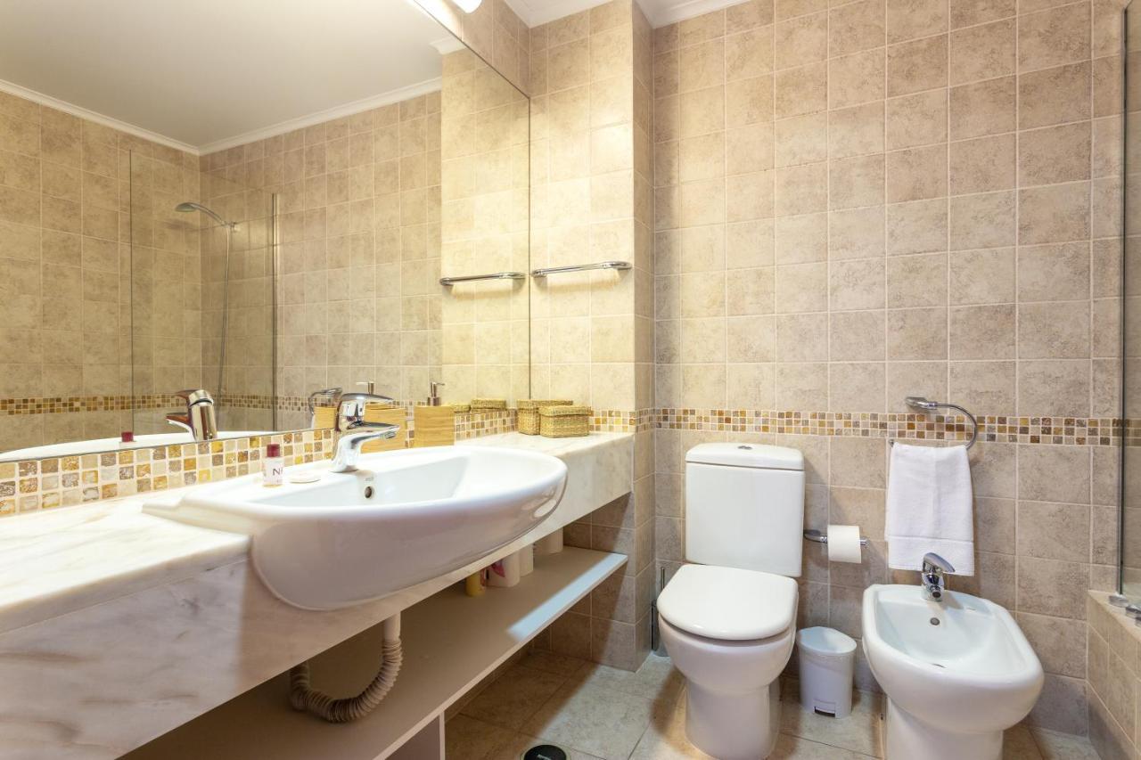 Apartmán Host Wise - Bright Cozy Flats W Terrace & Pool Quarteira Exteriér fotografie