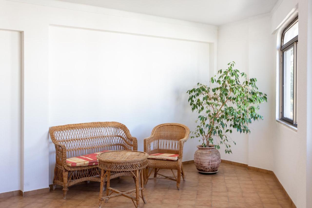 Apartmán Host Wise - Bright Cozy Flats W Terrace & Pool Quarteira Exteriér fotografie