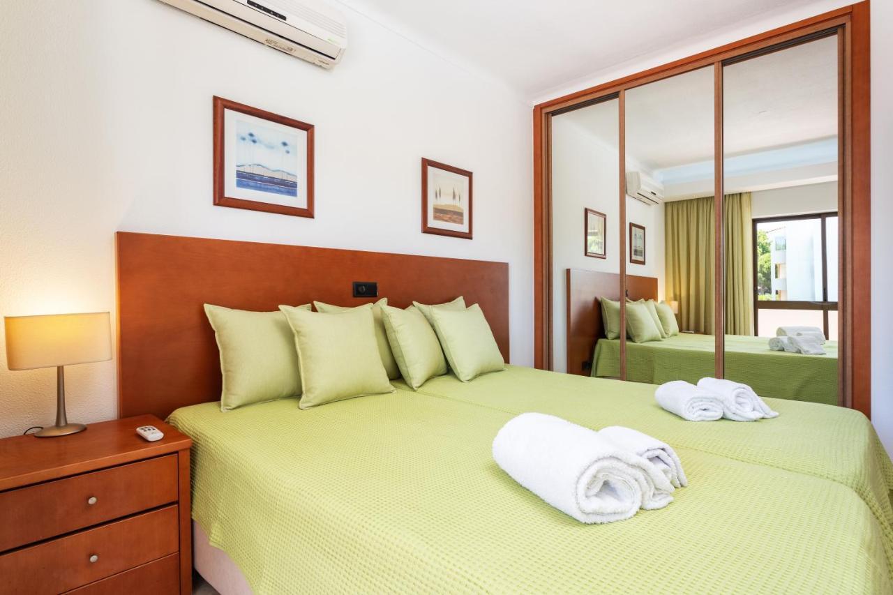 Apartmán Host Wise - Bright Cozy Flats W Terrace & Pool Quarteira Exteriér fotografie